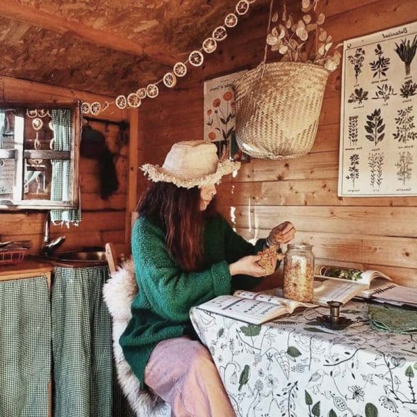 Claudia Moar trabajando en Casa Matricaria